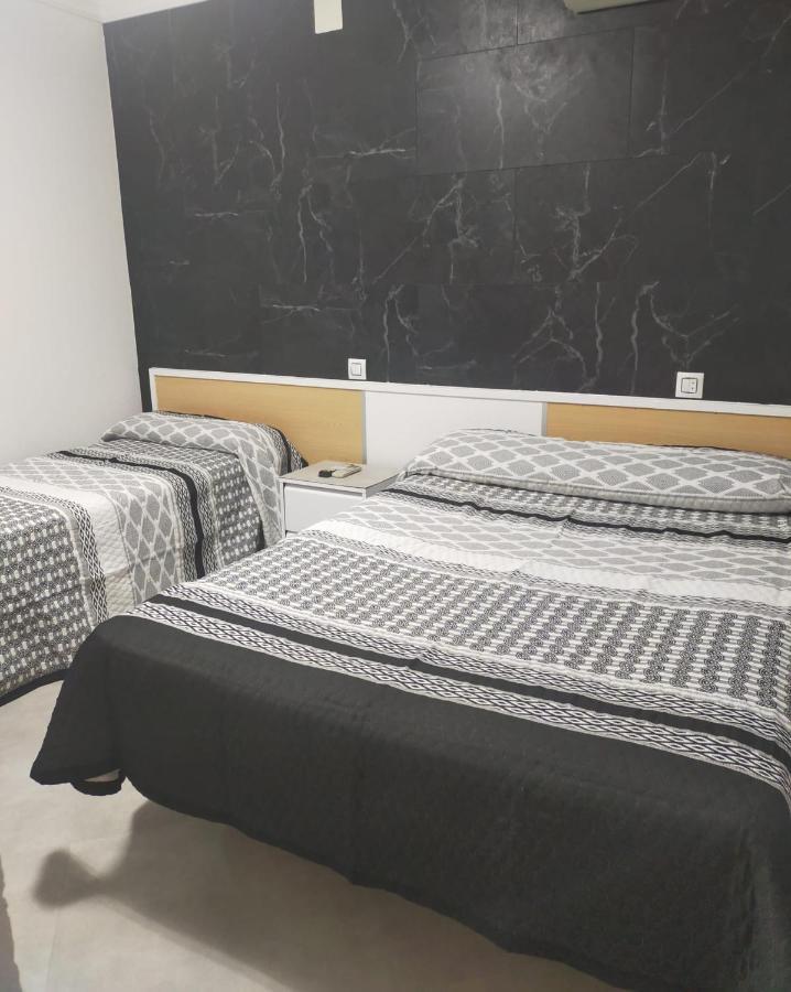 Hostal La Campana La Línea de la Concepción Eksteriør billede