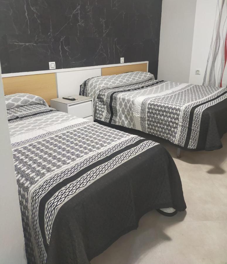 Hostal La Campana La Línea de la Concepción Eksteriør billede