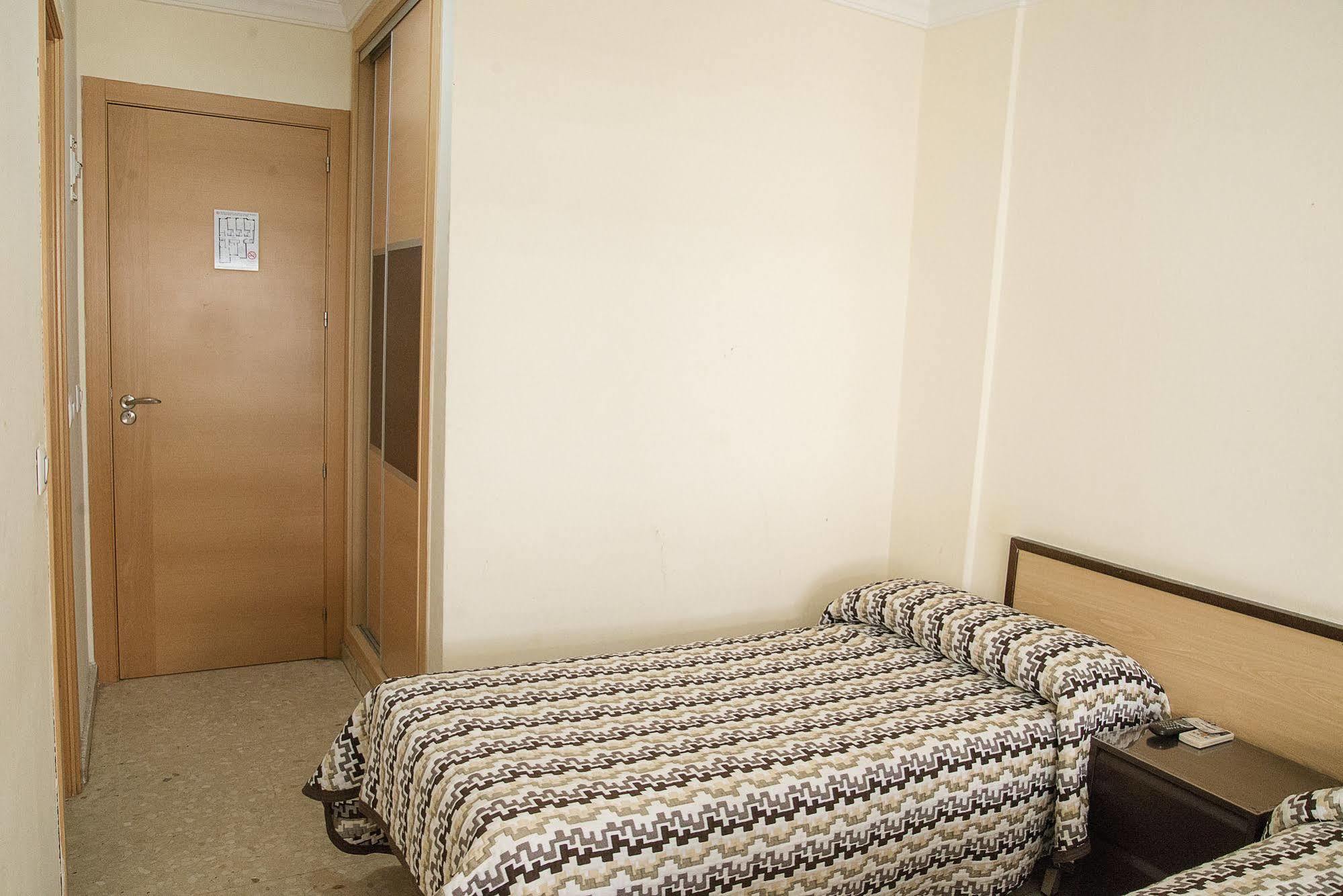 Hostal La Campana La Línea de la Concepción Eksteriør billede