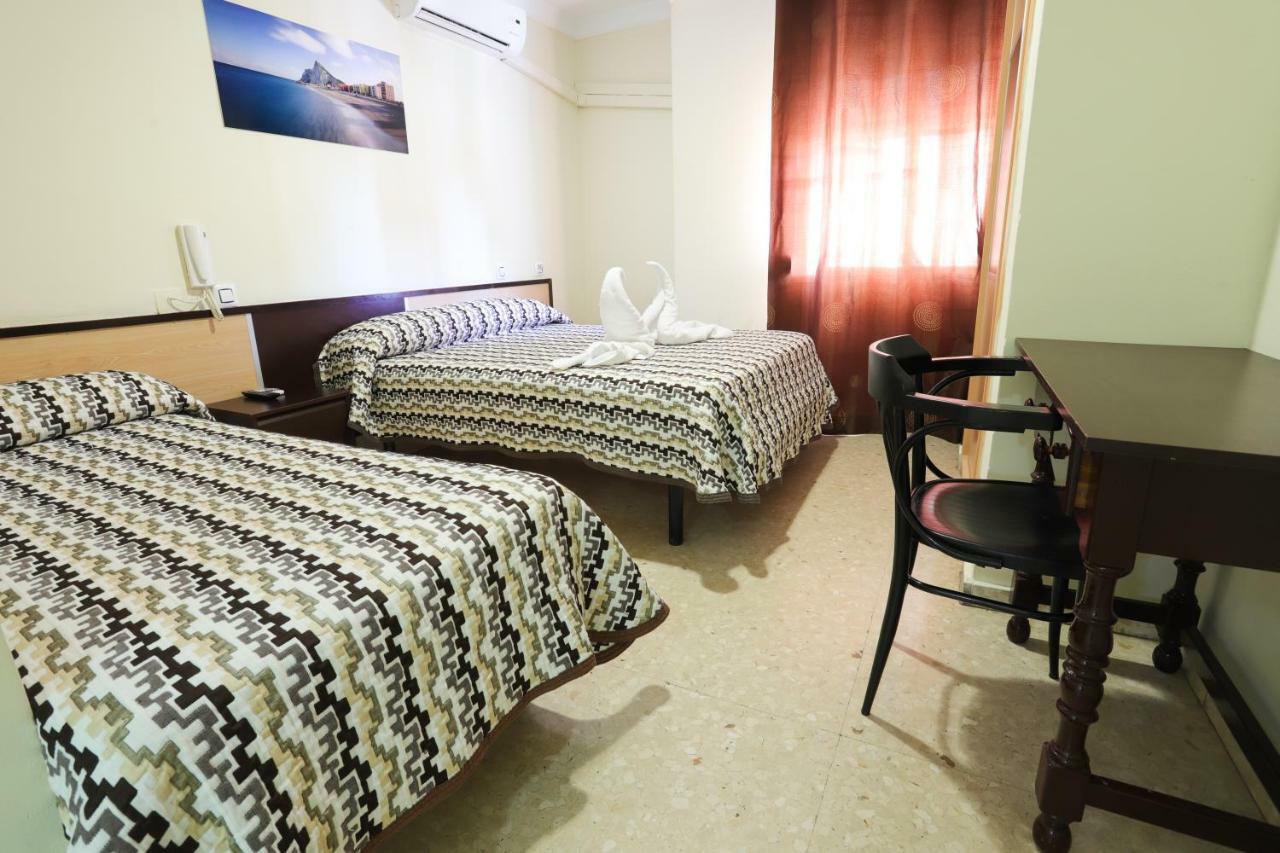 Hostal La Campana La Línea de la Concepción Eksteriør billede