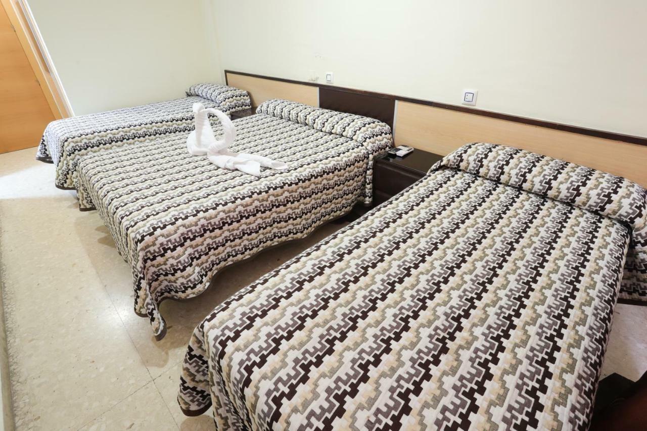 Hostal La Campana La Línea de la Concepción Eksteriør billede